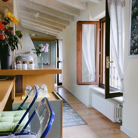 Apartament Attico Dell'Artista Desenzano del Garda Zewnętrze zdjęcie