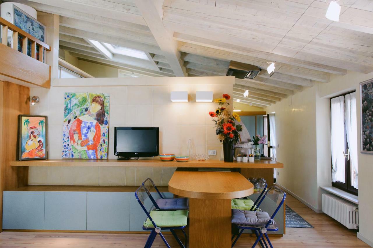 Apartament Attico Dell'Artista Desenzano del Garda Zewnętrze zdjęcie
