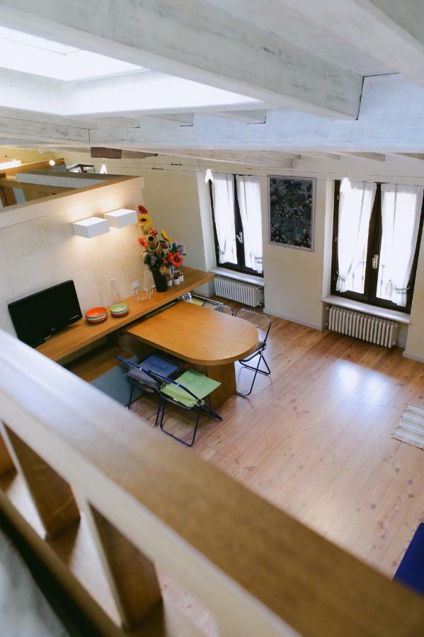 Apartament Attico Dell'Artista Desenzano del Garda Zewnętrze zdjęcie
