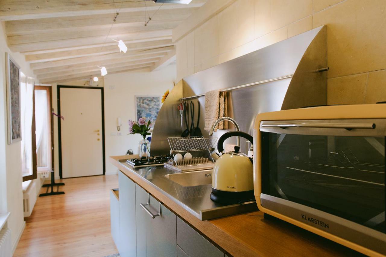 Apartament Attico Dell'Artista Desenzano del Garda Zewnętrze zdjęcie